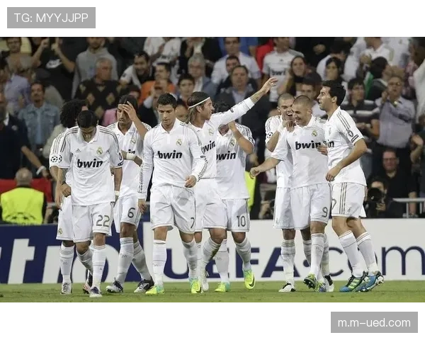 边中结合进攻失效 皇马肋部渗透被本菲卡完全限制