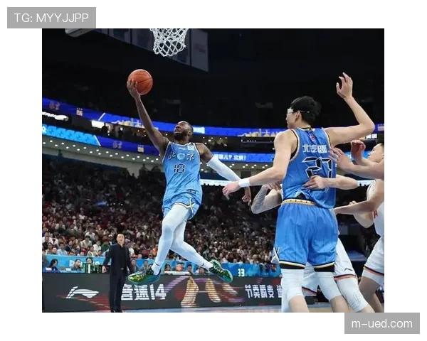 广厦新援马利克威廉姆斯到位 内线短板寻求季后赛前加固